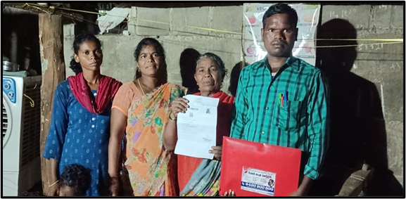 కిసాన్ మిత్ర సహకారంతో  భూమికి పట్టా సాధించుకున్న కుటుంబం - Cover Image