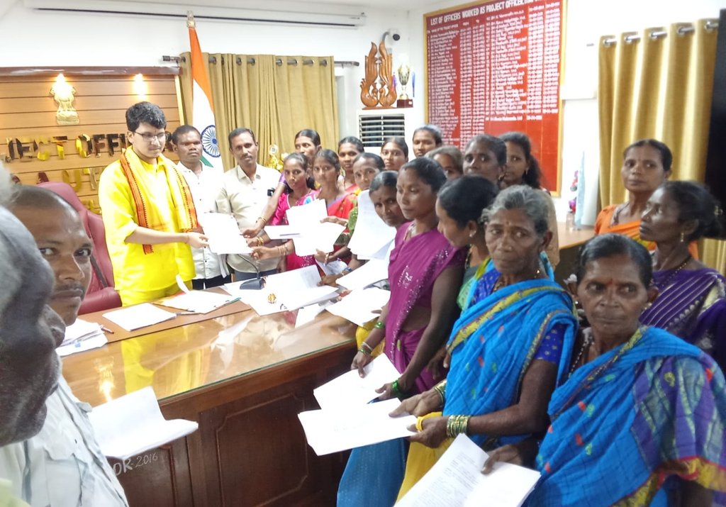 ఇప్పటికీ అటవీ హక్కు పత్రాలు అందుకోని కోనంపేట గ్రామపంచాయతీ పాటిగూడెం కులానికి చెందిన పోడు రైతులు - Cover Image